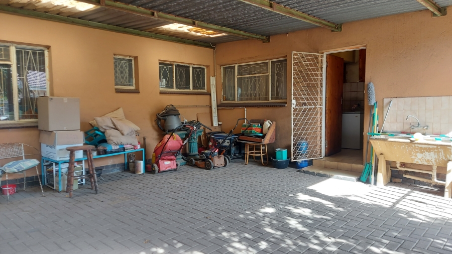 4 Bedroom Property for Sale in Oos Einde North West